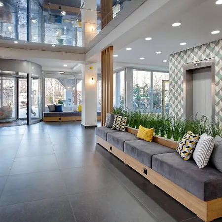 Hotel East