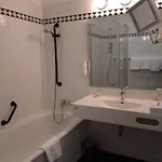 Hotel East 4*