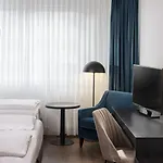 East Hotel 4*