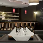 ホテル East 4*