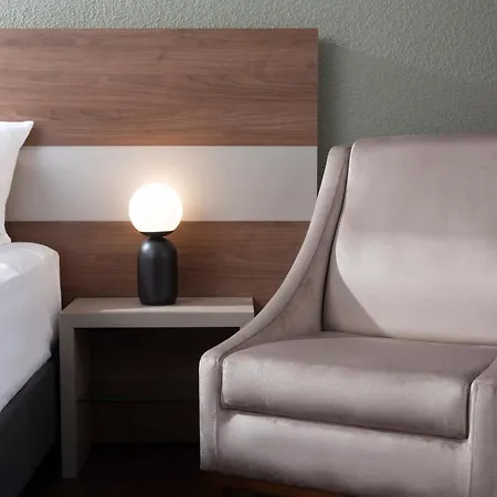Otel East