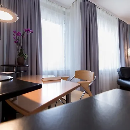 Otel East