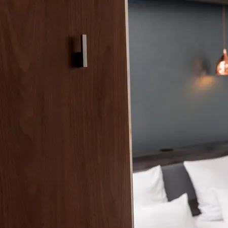 Hotel East Berlin
