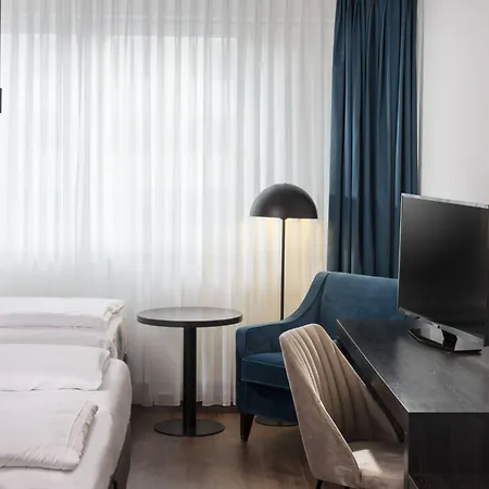 East Hotel 4*